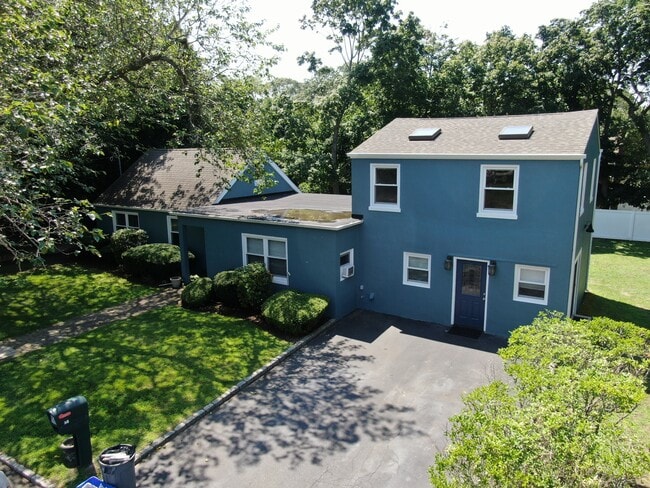 Building Photo - 56 Deer Dr Rental