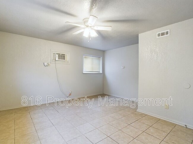 Photo - 15112 Bellaire Ave Condo Unit B