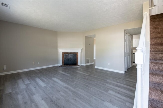 Photo - 580 Downing St