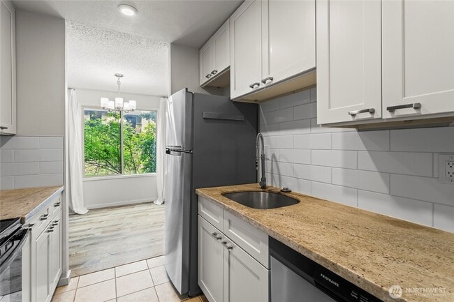 Photo - 12423 NE 145th Pl Unit B145