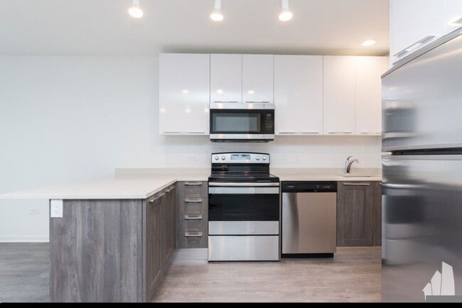 Photo - 940 W Winona St Unidad 606