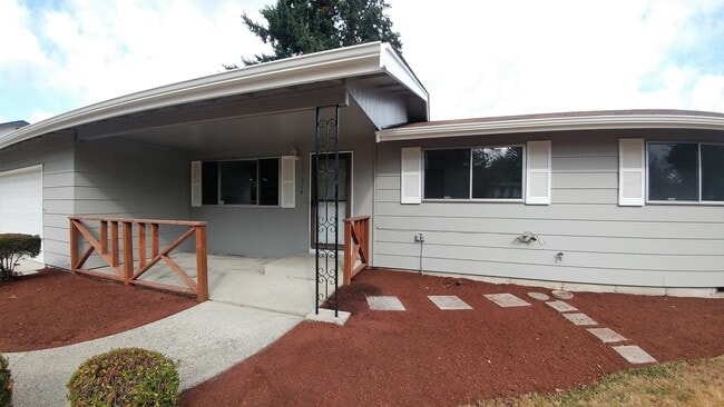 Photo - Newly Renovated 3 Bedroom Rambler w/ bonus room!!