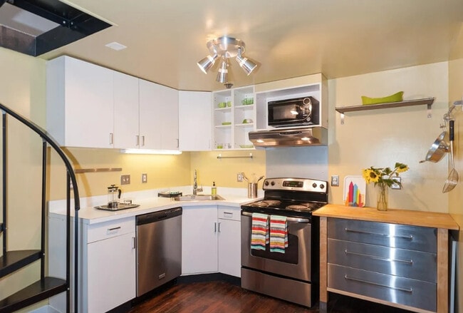 Building Photo - 429 N 13th St Unit 6D