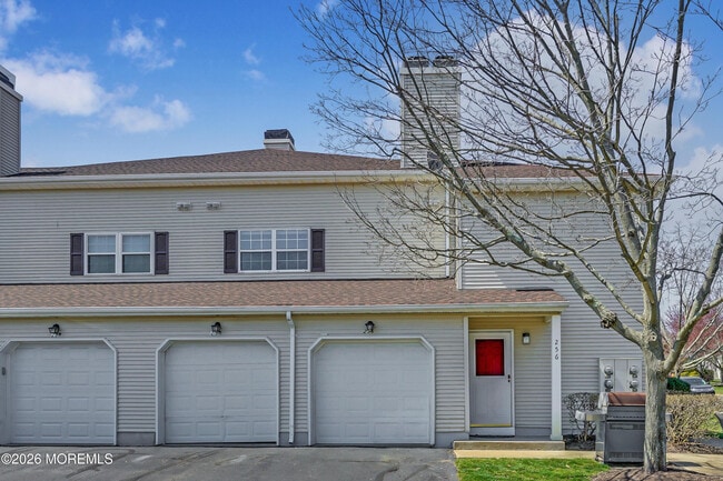 Building Photo - 256 Tennis Ct