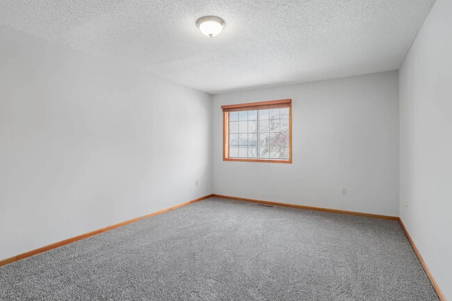 Photo - 9936 Fillmore St NE