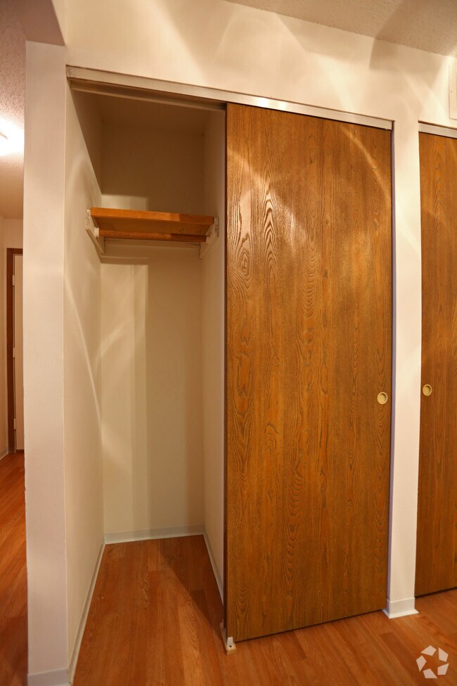 Sherman Square Apartments For Rent in Saint Charles, MO