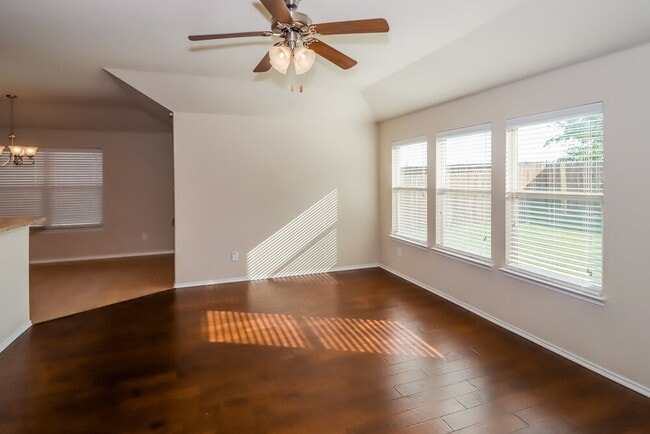 Photo - 140 Briar Grove Dr