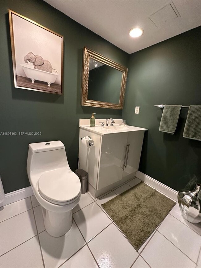 Photo - 3000 S Ocean Dr Unidad 612