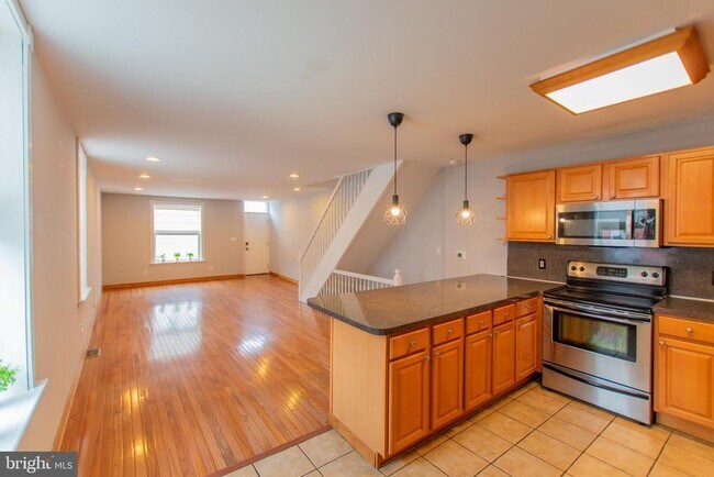 Photo - 152 Tree St