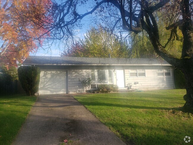 Building Photo - 3 Bedroom Ranch with Large Yard Near Cedar... Rental