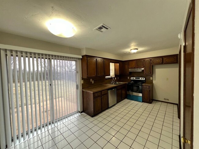 Photo - 752 W Forest Dr