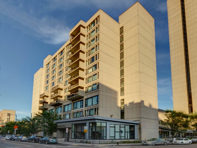 Photo - 35 @ EightSixty