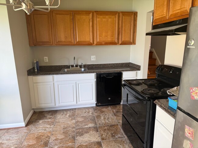 Photo - 417 Eisner St