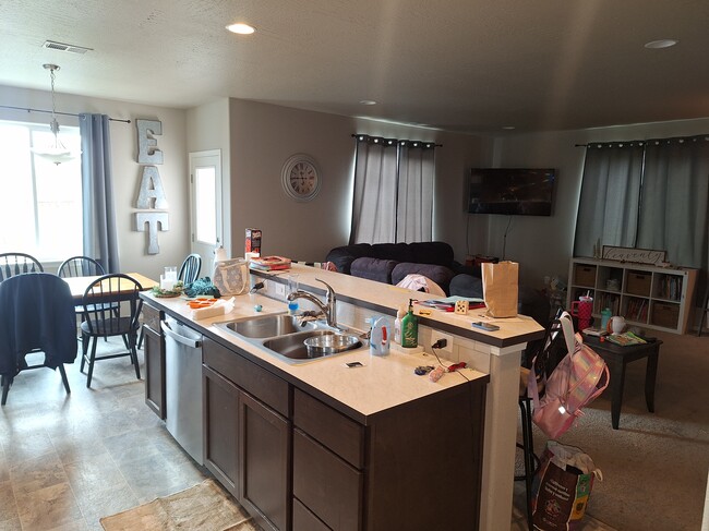 Photo - 4140 Furlong Ave SE