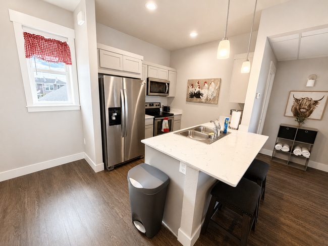 Photo - FURNISHED ONE BED IN ANNAFELD