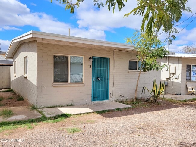 Building Photo - 1851 E Yale St