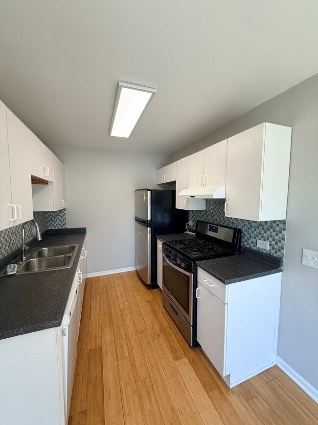 Photo - 722 Whitesail Dr