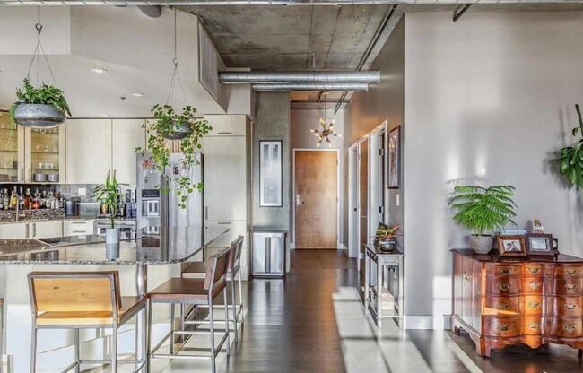 Photo - Downtown Loft Living at its Best Unidad 6K