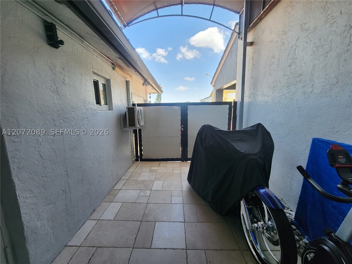 Photo - 98XX NW 122nd St Unit APT1