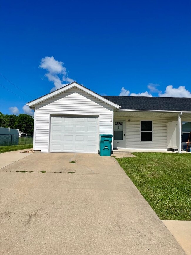 All Inclusive Duplex | 3 Bed | 2 Bath - All Inclusive Duplex | 3 Bed | 2 Bath House