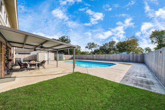 Photo - 601 E Castle Harbour Dr