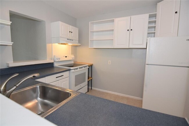 Photo - 21572 Edgewater Dr