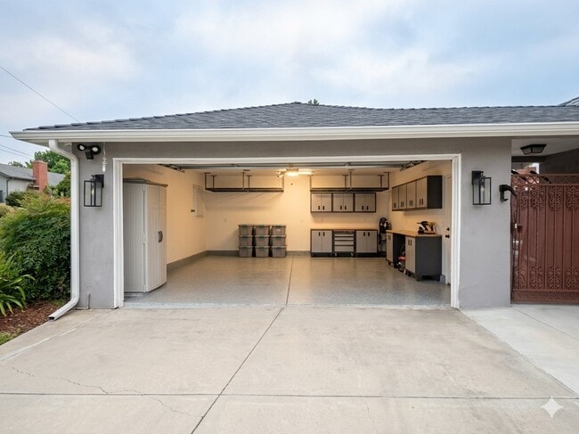 1700 El Dorado Ave