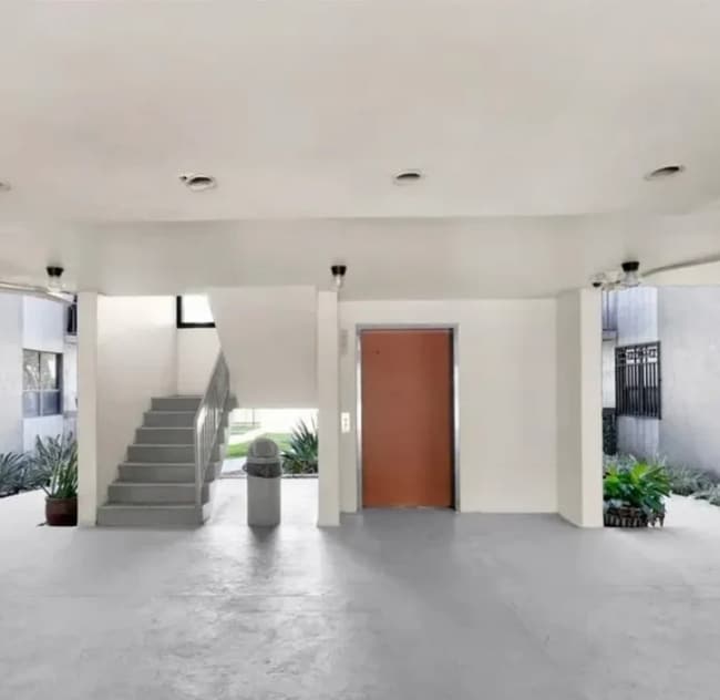 Photo - 1101 SW 122nd Ave Unidad Prime location near FIU!