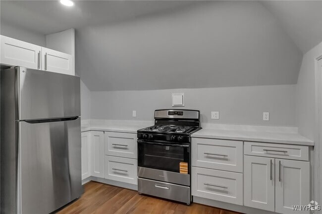 Building Photo - 522 W Ferry St Rental
