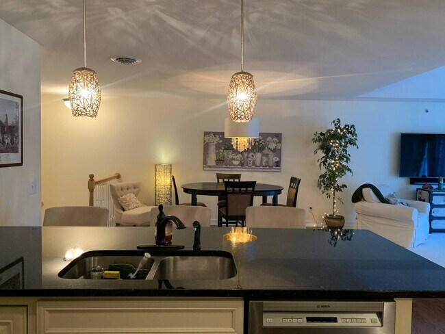 Photo - 110 Paddock Cir