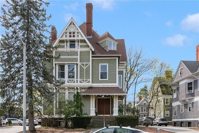 87 Cooke St Unit 2