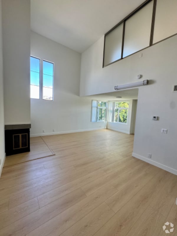 Building Photo - 1600 S Bentley Ave Unit 4 Rental