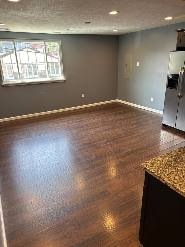 Photo - 1807 Jane St Unit Top floor