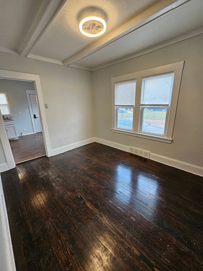 Photo - Wakefield7010-7014 Unit 7012 Wakefield