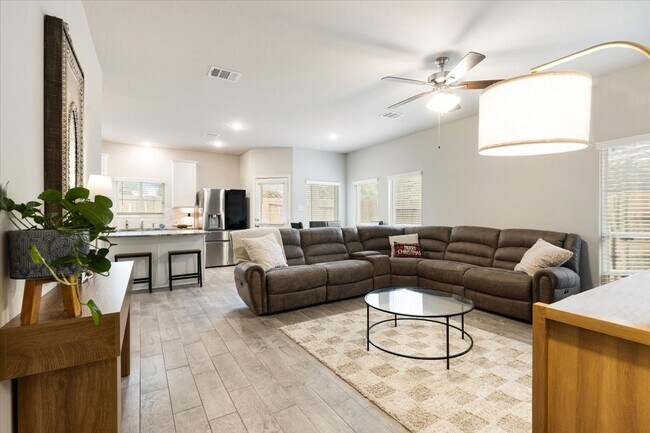 Photo - 418 Emerald Thicket Ln