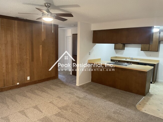5433 E Knoll Dr