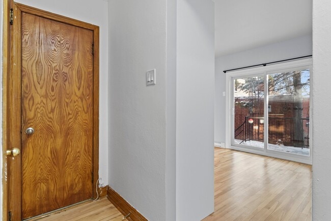 Photo - 1680 Bd Desmarchais Unit 1