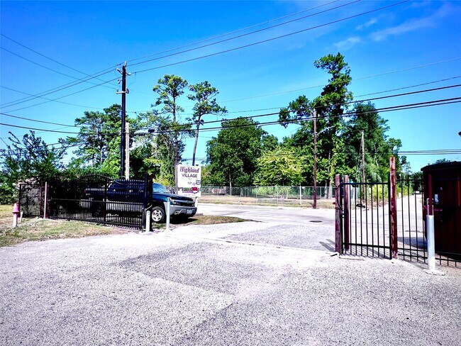 Building Photo - 1825 W Little York Rd Unit many