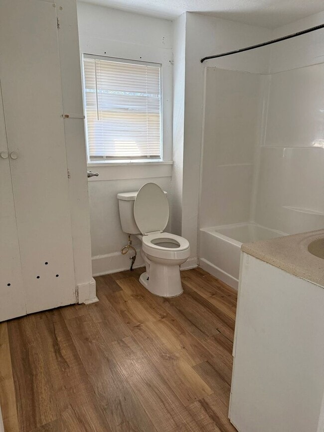 Photo - 1025 Lake Charles Ave