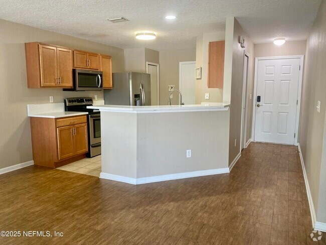 Building Photo - 196 Brookfall Dr Rental