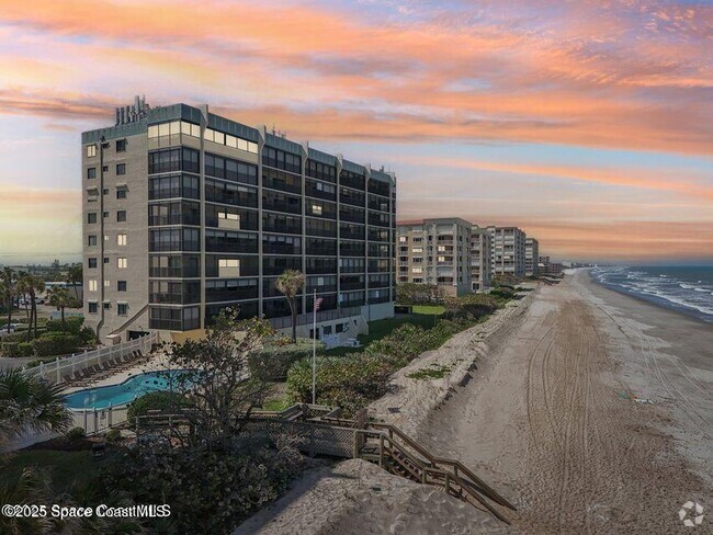 Building Photo - 1125 Jimmy Buffett Mem Hwy Unit 501 Rental