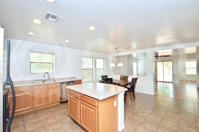 Photo - 1922 E Patrick Ln