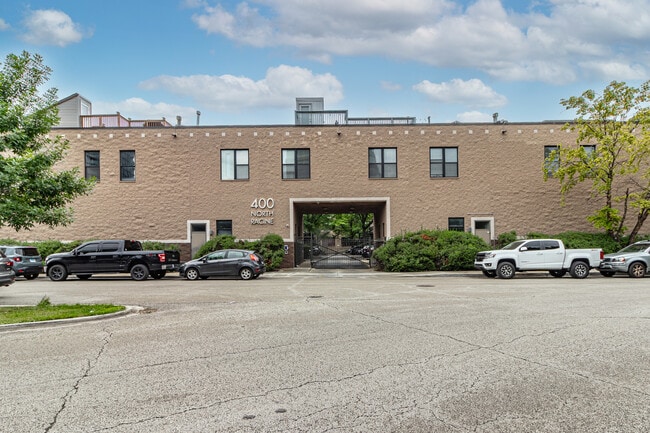 Building Photo - 400 N Racine Ave Unit 110B