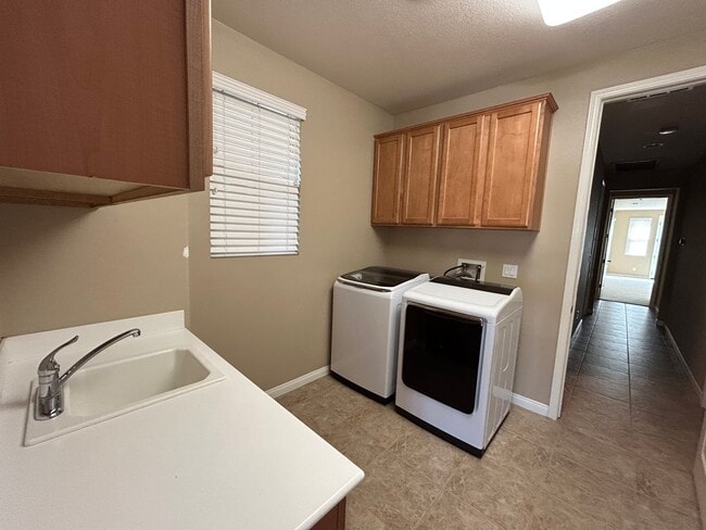 Photo - Gorgeous 5bd+ 3bd! Ria Bravo