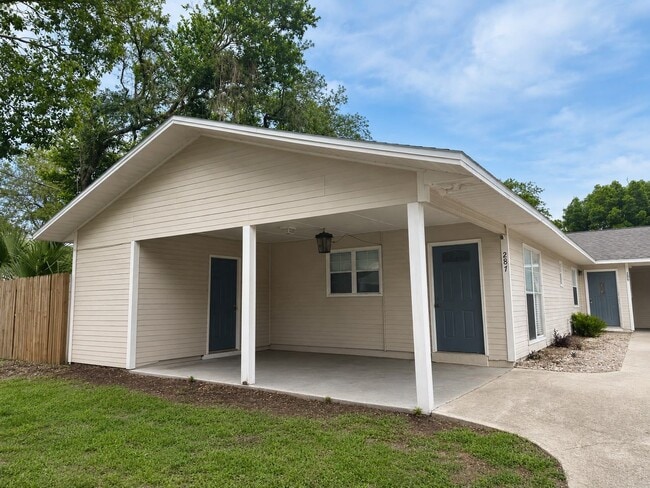 Building Photo - 287 Ruskin St Unit RUSK287