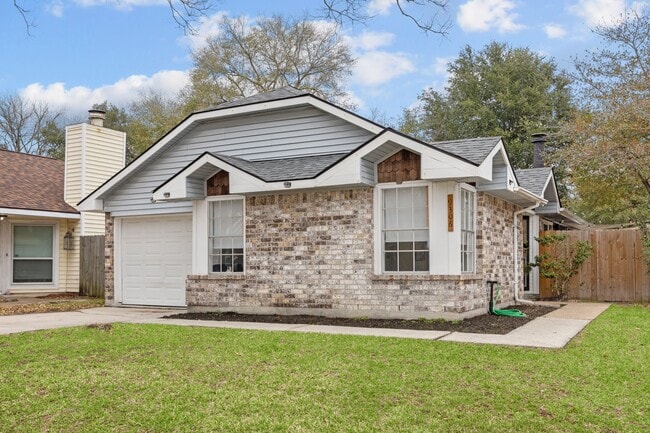 Building Photo - 9306 Crescent Moon Dr
