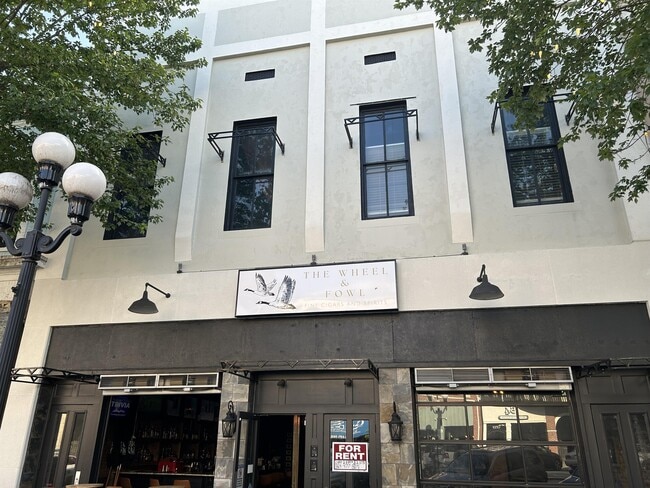 Photo - 121 N Main St