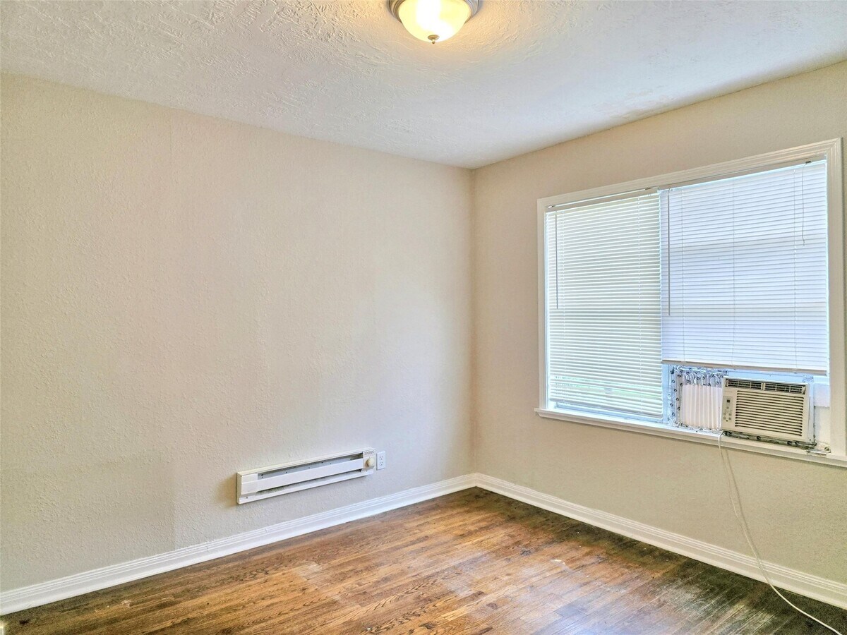 Photo - 1136 5th Ave N