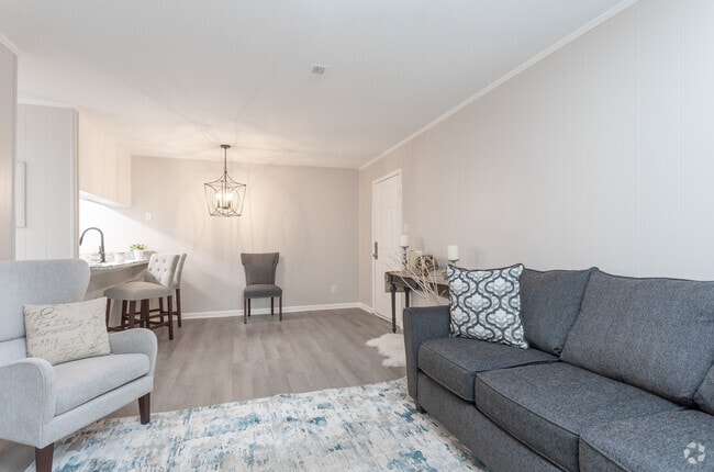 2BR, 1.5BA - 990SF - Living Area