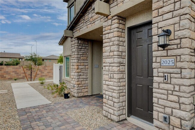 Photo - 237 Callen Falls Ave Unidad 2025